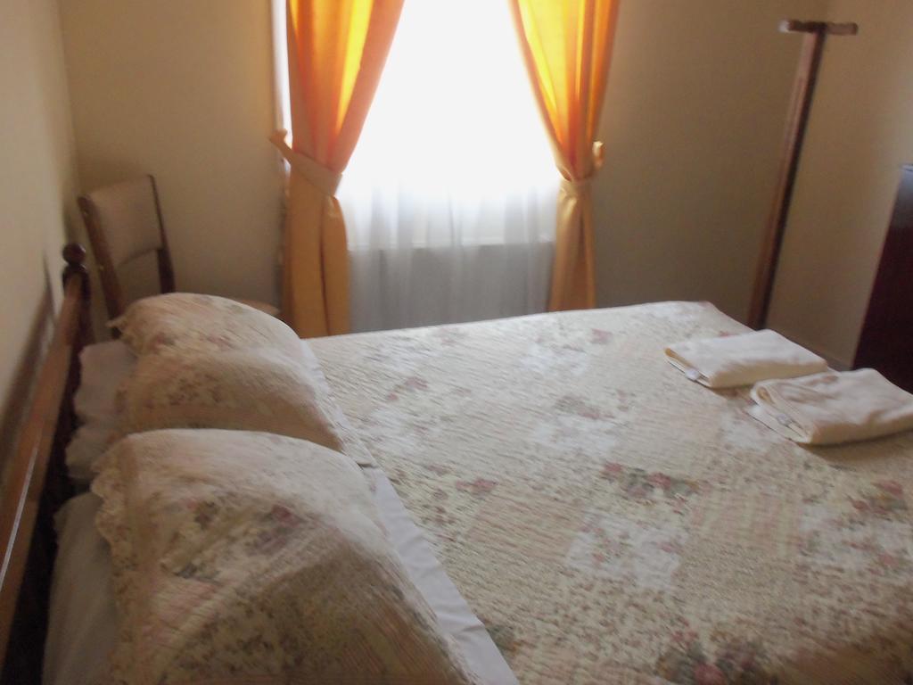 Hostal Joshiken Пунта-Аренас Экстерьер фото