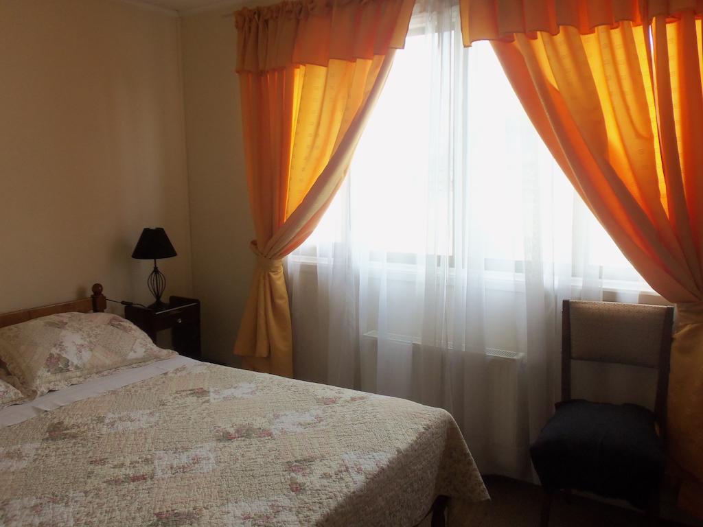 Hostal Joshiken Пунта-Аренас Экстерьер фото