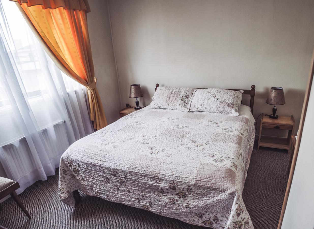 Hostal Joshiken Пунта-Аренас Экстерьер фото