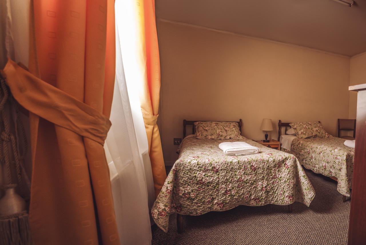 Hostal Joshiken Пунта-Аренас Экстерьер фото