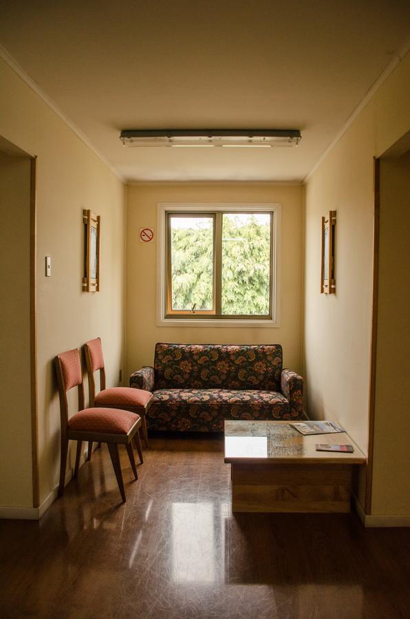 Hostal Joshiken Пунта-Аренас Экстерьер фото